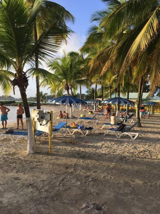 לה גוסייר Blue Lagoon Appart En Residence Acces Plage מראה חיצוני תמונה